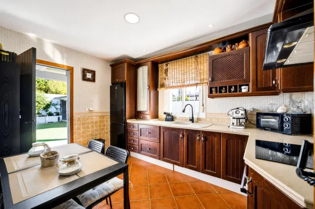 Chalet ideal para vivir todo el año, en la entrada de Chiclana. — 30