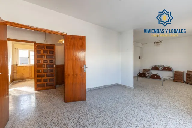 Edificio con gran potencial de inversión en La Zubia — 42