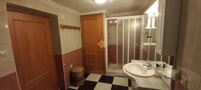 SE VENDE  CASA DE DOS ALTURAS + CASA-CUEVA REFORMADA. (EN ALBACETE) — 9