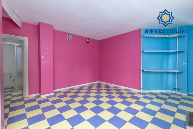 Local comercial en venta en calle agustina de aragón — 8