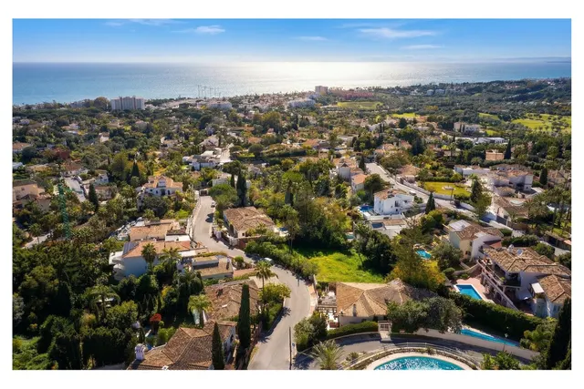 Terreno en El Rosario Marbella para construir villa exclusiva — 2