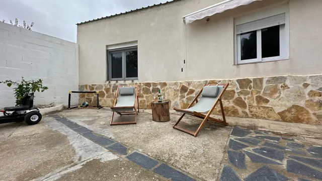 Finca rústica con placas solares y pozo en Garrapinillos, Zaragoza. — 8