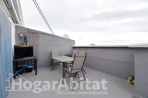 ¡CERCA DEL MAR CON VISTAS A LA MONTAÑA! ÁTICO ESQUINERO CON TERRAZA, BALCÓN Y TRASTERO