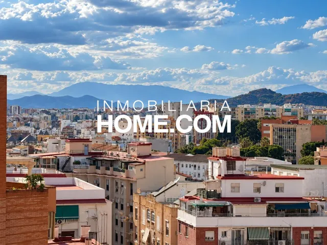 Amplio piso semireformado con terraza orientación sur en La Victoria, junto a Plaza de la Merced y a 5 minutos del Centro Histórico de Málaga — 28