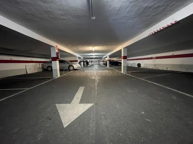 LEVANTE PLAZA DE APARCAMIENTO SUBTERRANEO — 2