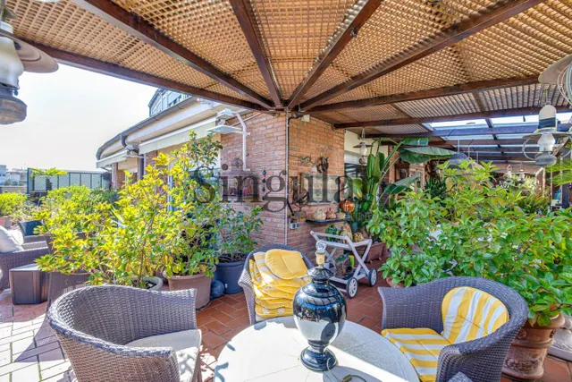 Ático dúplex con piscina privada y espectaculares terrazas junto al parque de Monterols — 7