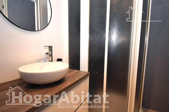¡Vistas panorámicas! Ático amplio y sofisticado con terraza y ascensor — 30