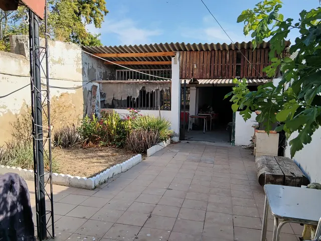 CASA UNIFAMILIAR de 170m2 útiles sobre parcela de 265m2. Distribuido en sótano con bodega, salón, cocina, dos baños, cuatro habitaciones y buhardilla diáfana — 6
