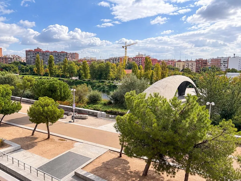 Piso exterior de 3 dormitorios con vistas a Madrid Río, junto a Plaza Río 2