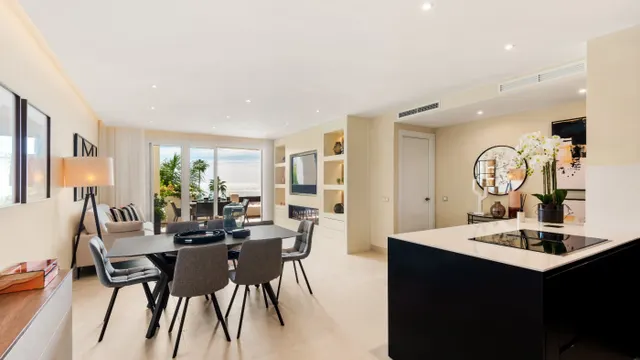 APARTAMENTO TOTALMENTE REFORMADO CON VISTAS DESPEJADAS AL MAR EN VENTA EN BAHÍA DEL VELERÍN, ESTEPON — 11