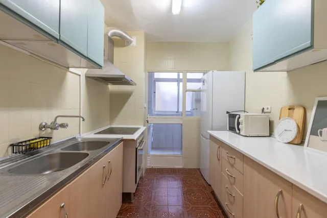 Piso ideal para inversión con alta rentabilidad junto a facultades de  Cartuja en Granada — 31
