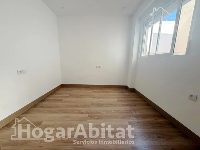REFORMADO CON 4 DORMITORIOS Y BALCÓN — 35