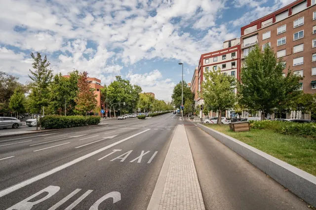 LOCAL EN ALQUILER DE 250 M2 + 25 M2 DE PATIO PRIVATIVO | GLO - foto 5