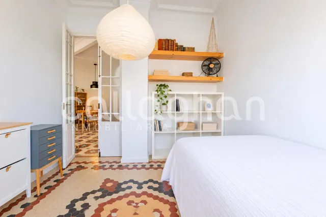 Tu vivienda en ruzafa: encanto modernista y luminosidad — 12