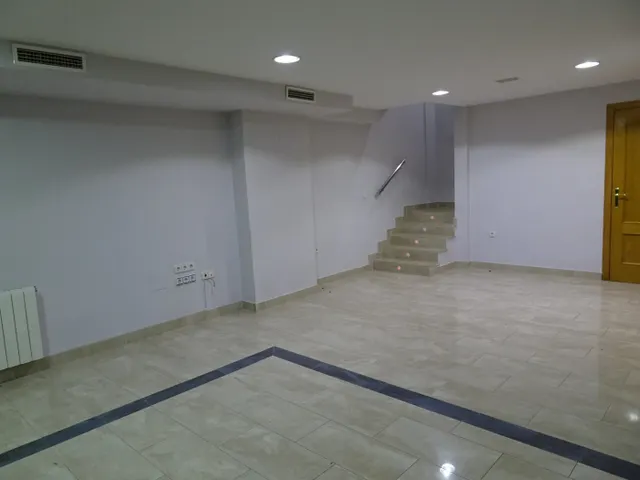 CENTRICO LOCAL CON SALIDA DE HUMOS — 7