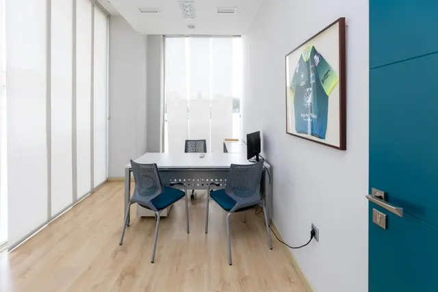 LOCAL COMERCIAL JUNTO AL CAMPUS DE LA SALUD — 11