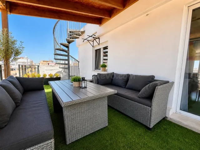 Ático con dos terrazas privadas y espectacular terraza super - foto 2