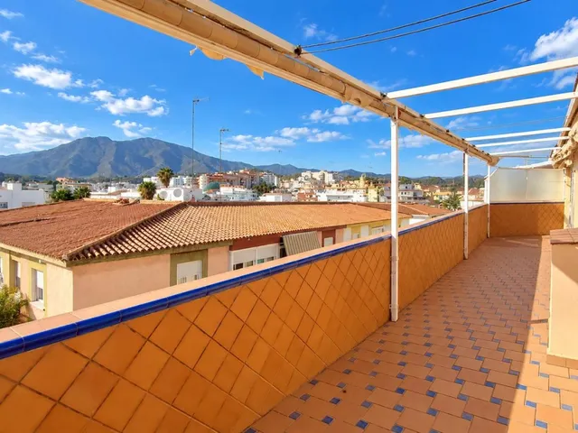 VENTA DE ESPECTACULAR ÁTICO EN PLENO CENTRO DE ESTEPONA — 14