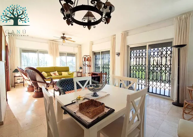 ESPECTACULAR CHALET A UN PASO DE LA PLAYA — 9