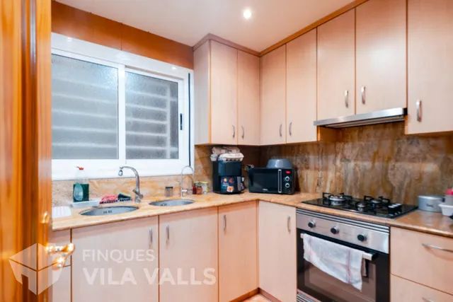 PISO CÉNTRICO CON BALCÓN, AMPLIOS ESPACIOS Y TERRAZA COMUNITARIA — 9