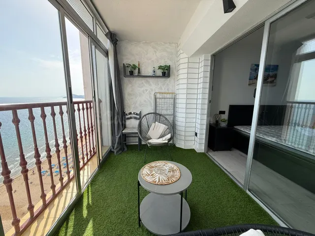 Estudio en venta en Primera linea de playa Levante - foto 4