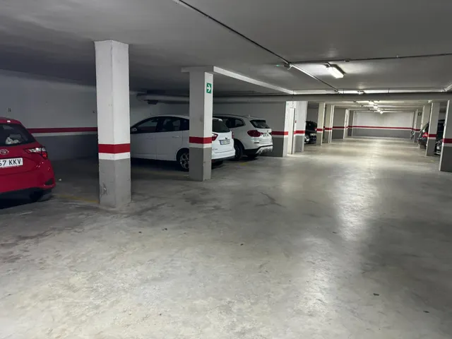PLAZA DE GARAJE EN VENTA EN CALLE SANTOS — 13