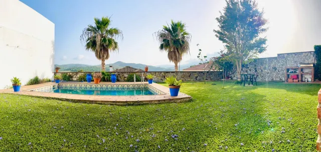 Se vende Chalet con piscina en Getares — 25