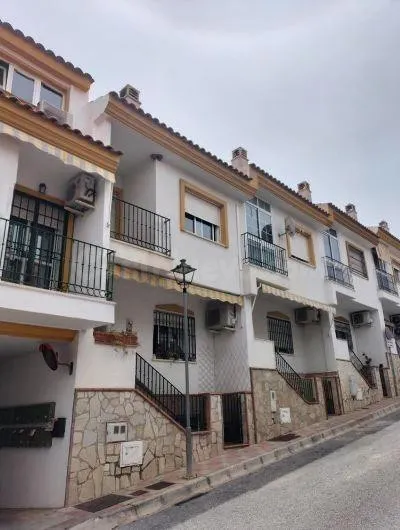 SE VENDE piso OKUPA en C Oceano Indico 9 de Alhaurín de la - foto 2