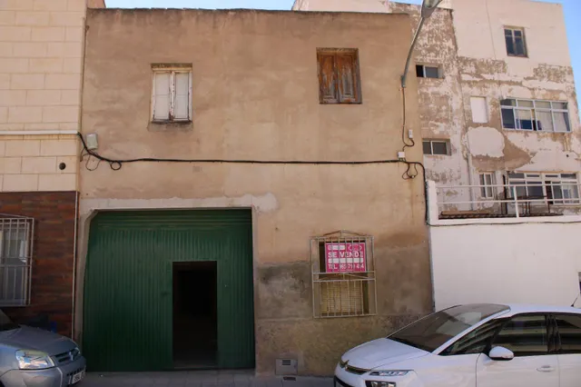 SE VENDE CASA DE PUEBLO EN REDOVAN DANDO A DOS CALLES!!!! — 2