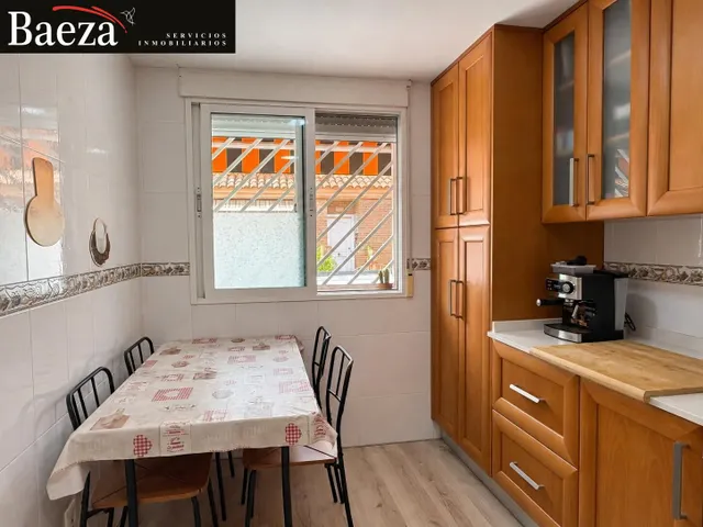 Bungalow totalmente reformado en venta, con piscina comunitaria, porche y garaje privado — 7