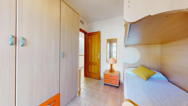 CHALET CON AMPLIA PARCELA JUNTO A LA PLAYA DE LAS HIGUERICAS – TORRE DE LA HORADADA — 27