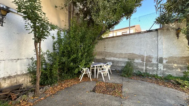 ¡Una casa con jardín, terraza y un sinfín de posibilidades en el corazón de Borja! — 8