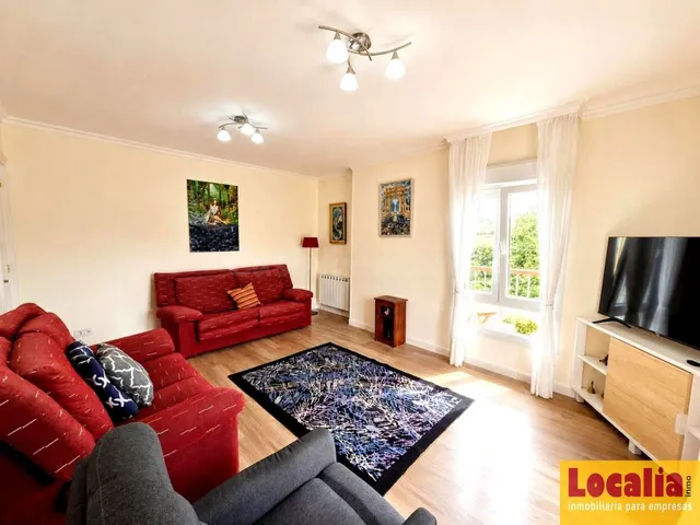 Casa familiar reformada con jardín en Miengo — 33