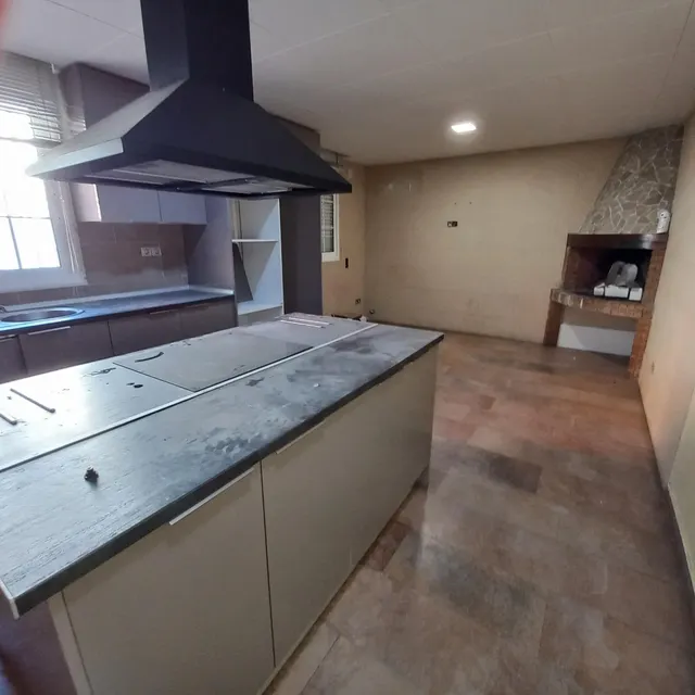 Gran casa con local de 160m2 en Reus — 12