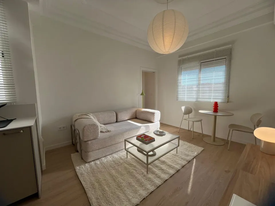 Alquiler temporal junto a abastos – reforma integral a estrenar, 3 habitaciones y ascensor