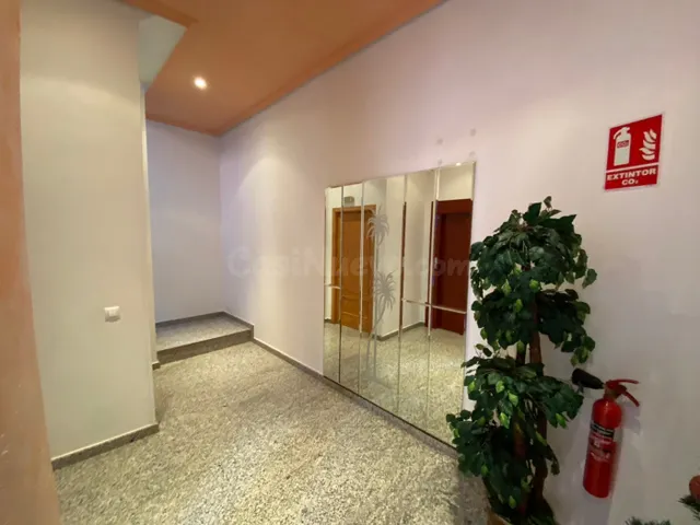 Piso de 3 dormitorios con garaje, 2 baños y balcón - foto 4