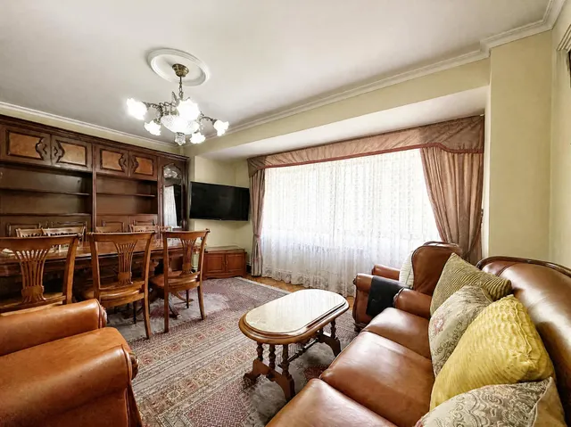 Piso 5 habitaciones 116m² en venta - Zona Plaza de Barcelos — 13