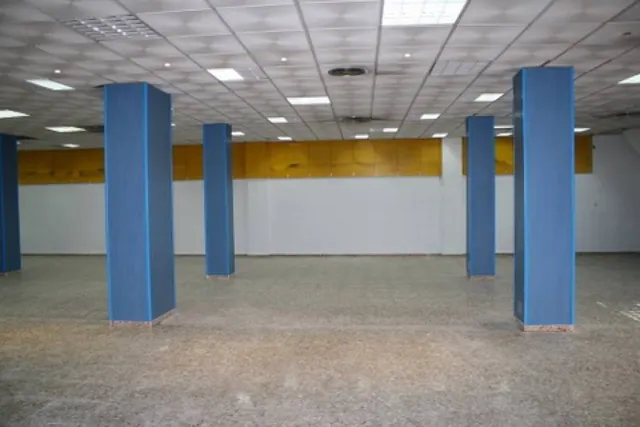 Alquiler local comercial en Orihuela, 120 m2. de superficie,  con 1 aseo. — 12