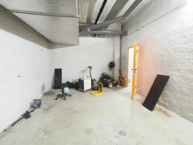 SE VENDE LOCAL COMERCIAL EN TERRASSA, ZONA SEGLE XX - foto 5