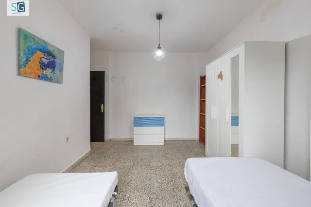 PISO DE 4 DORMITORIOS EN CAMINO DE RONDA — 16