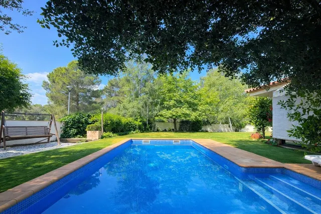 Exclusiva villa con piscina, casa de invitados y licencia tu - foto 2
