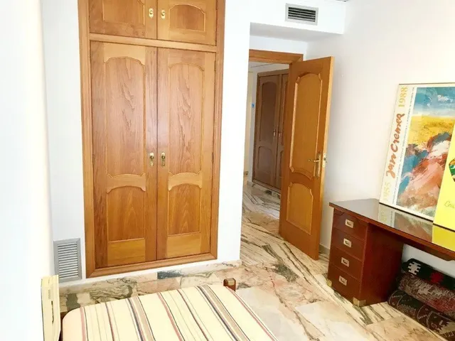 VIVIENDA EN ALQUILER SITUADA EN EL CENTRO DE LA CIUDAD — 18