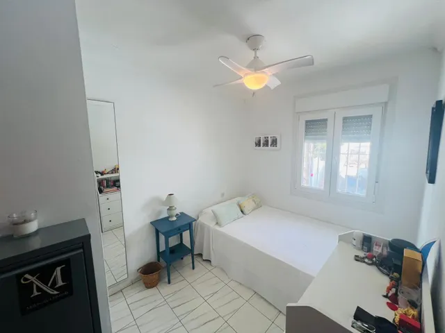 PAREADO EN VENTA EN LA COLINA A UN PASO DE LA PLAYA. — 28