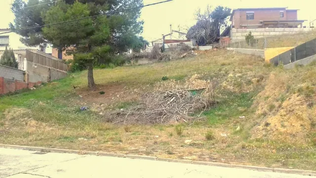PARCELA LLANA EN MASQUEFA URB. CAN PARELLADA - BARCELONA — 13