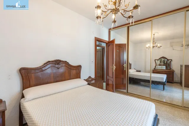 Estupendo piso  en la última planta en calle doctor azpitarte — 21