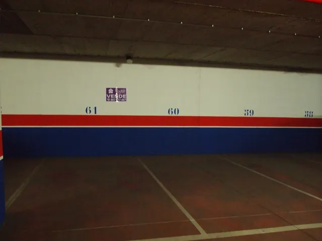 OPORTUNIDAD, COCHERAS EN EL PARKING DE LA AVENIDA DE COMPOSTILLA — 10