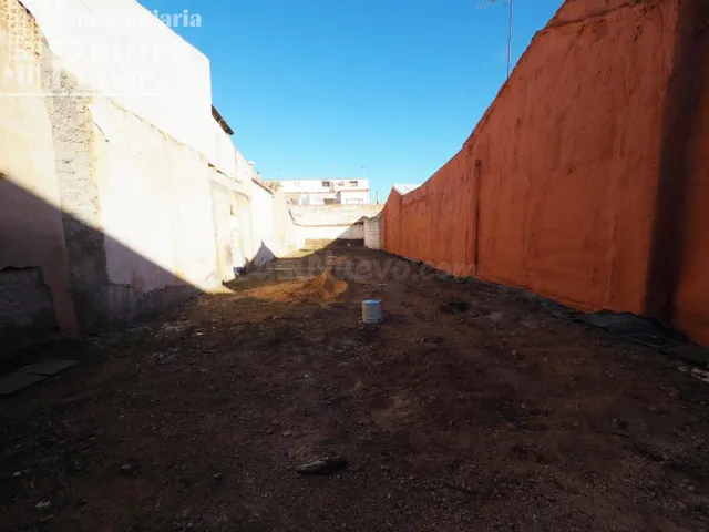 Se vende solar en la zona centro de Tomelloso junto a calle  - foto 4