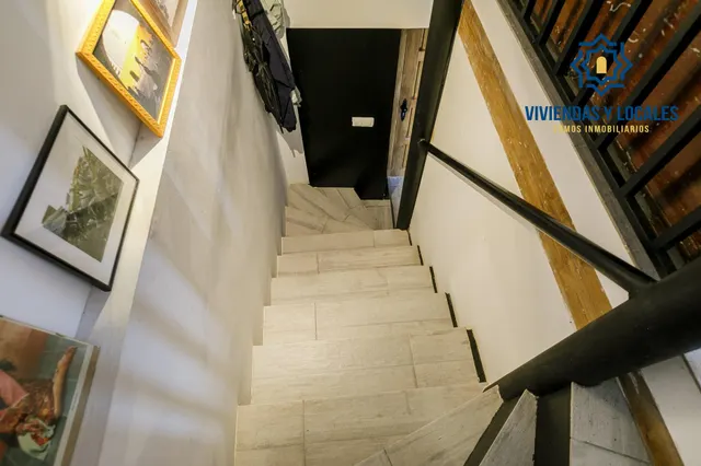 Casa unifamiliar reformada. — 18