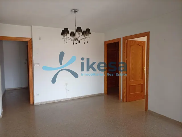 Amplio Piso de 3 habitaciones en La Chana, Granada — 17