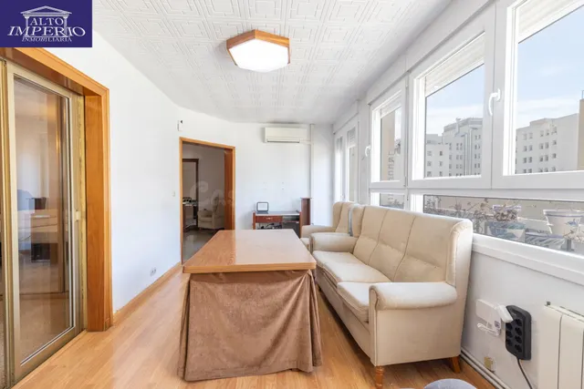 ESTUPENDO PISO EN LA ÚLTIMA PLANTA EN CALLE DOCTOR AZPITARTE - foto 3